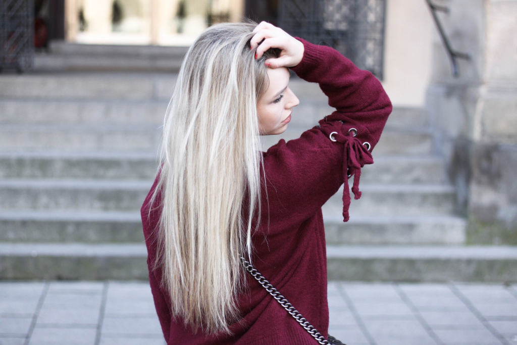 Fashionblog Modeblog München Franziska Elea Mode Blogger Fashion Beauty Lifestyle Munich Fashionblogger Modeblogger Pullover Lagenlook Sassyclassy Portrait lange Haare